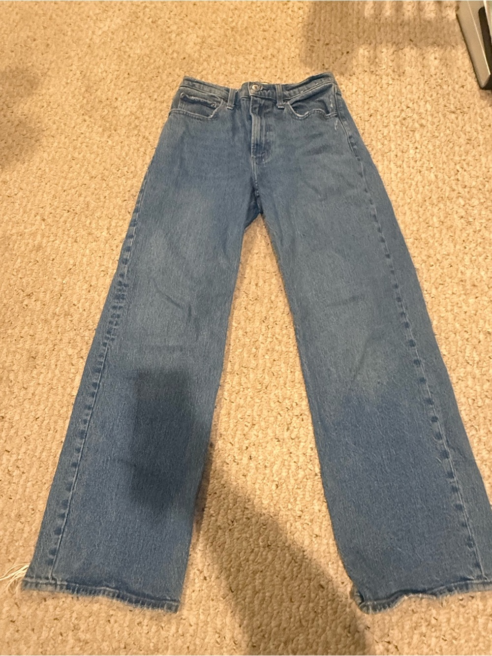 Abercrombie High Rise ’90s Relaxed Frayed Hem Jeans Medium Wash 27 Short
